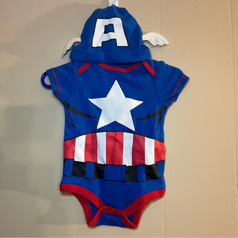 Marvel Captain America 0 to 3 Months Onsie with Hat NWOT